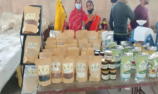 अंतर्राष्ट्रीय महिला दिवस विशेष-स्थानीय उत्पादों के सहारे बना रही अलग पहचान...