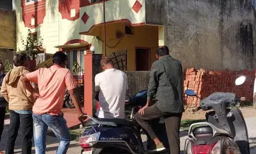 ऑनलाईन तीन पत्ती के खेल में लाखों हारा.. बच्चों को दिया ज़हर और कर गया खुदकुशी, सुसाइड नोट से खुलासा...