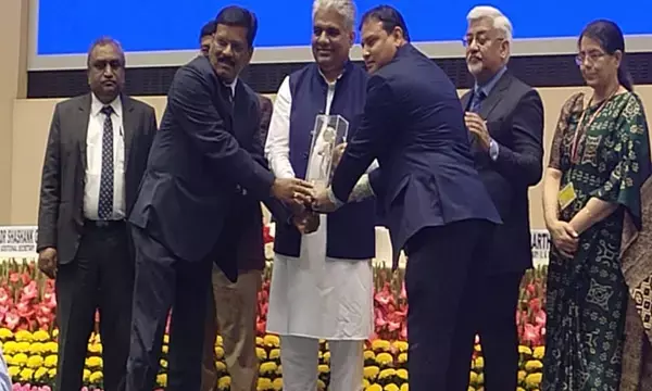 एसईसीएल की 8 खदानों को मिला नेशनल सेफ्टी अवार्ड...निदेशक तकनीकी एवं निदेशक तकनीकी ने किया पुरस्कार ग्रहण....