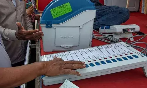 CG Lok Sabha Elections: इस बार 3320 मतदान केन्द्रों का संचालन करेंगी महिलाएं, रायपुर में सबसे अधिक महिला मतदाता...
