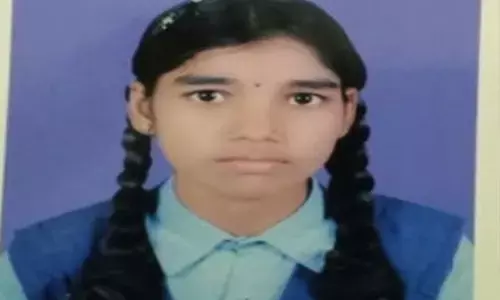 10वीं की छात्रा की मौत, घर की छत पर जलती हुई मिली.. पुलिस जांच में जुटी...