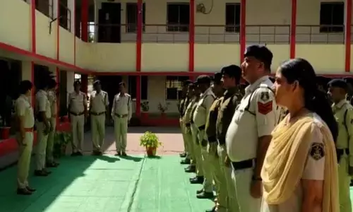 कोरबा पुलिस की अभिनव पहल: ड्यूटी शुरू करने से पहले करेंगे राज्यगीत का गायन... SP समेत सभी थानों और पुलिस लाइन में उपस्थित जवानों ने गाया अरपा पैरी के धार...
