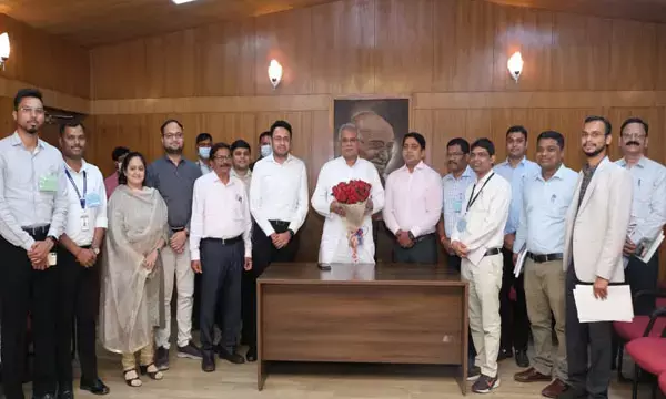 पुरानी पेंशन बहाली और डिप्टी कलेक्टरों को संयुक्त कलेक्टर के पद पर क्रमोन्नत... प्रशासनिक सेवा संघ के अधिकारी / कर्मचारियों ने मुख्यमंत्री भूपेश का किया आभार व्यक्त