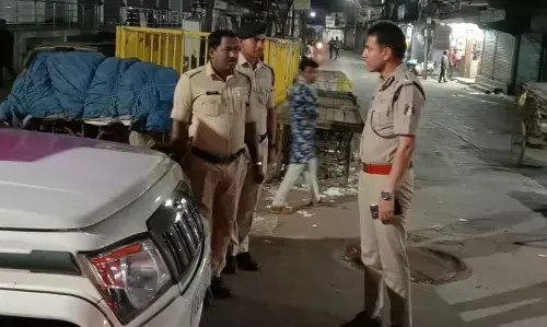 होली से पहले गुंडे और हुड़दंग करने वालों की शामत... पुलिस की चप्पे-चप्पे पर विशेष चेकिंग अभियान... 150 बदमाशों के खिलाफ कार्रवाई...