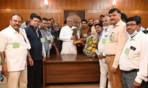 मुख्यमंत्री भूपेश बघेल से छत्तीसगढ़ कर्मचारी-अधिकारी फेडरेशन के प्रतिनिधि मंडल ने की सौजन्य मुलाकात...