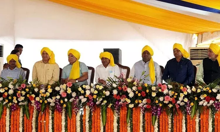 मंत्रिमंडल में सामाजिक कार्यकर्ता, डॉक्टर-इंजीनियर समेत व्यापारी भी शामिल....पढ़े...