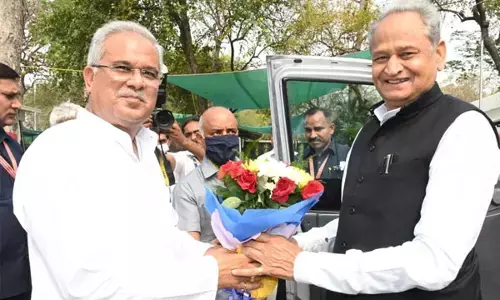 रायपुर एयरपोर्ट पर बोले CM गहलोत, छत्तीसगढ़ से कोयला नहीं मिला तो 4500 मेगावॉट का प्लांट बंद हो जाएगा, राजस्थान के लोगों को CG से बड़ी उम्मीद