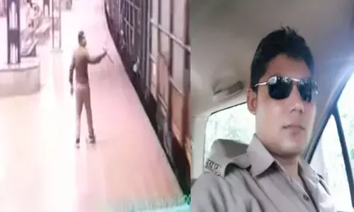 दिल दहला देने वाला VIDEO: स्टेशन पर तैनात जवान को आया चक्कर... ट्रेन के नीचे आने से हुई मौत...