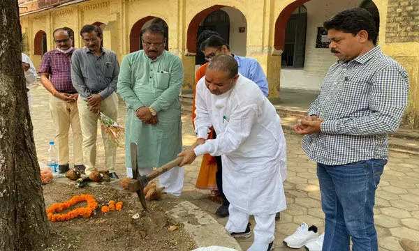 शहर के पुराने मल्टीपरपज़ स्कूल का होने जा रहा कायाकल्प, महापौर रामशरण यादव ने किया भूमिपूजन... शहर के पुराने मल्टीपरपज़ स्कूल का होने जा रहा कायाकल्प, महापौर रामशरण यादव ने किया भूमिपूजन...