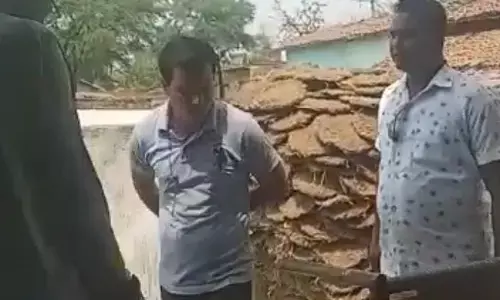 4 पुलिसकर्मियों पर कार्रवाई: शराब के मामले में फांसने की दी थी धमकी,  VIDEO वायरल होने के बाद चारों लाईन अटैच...