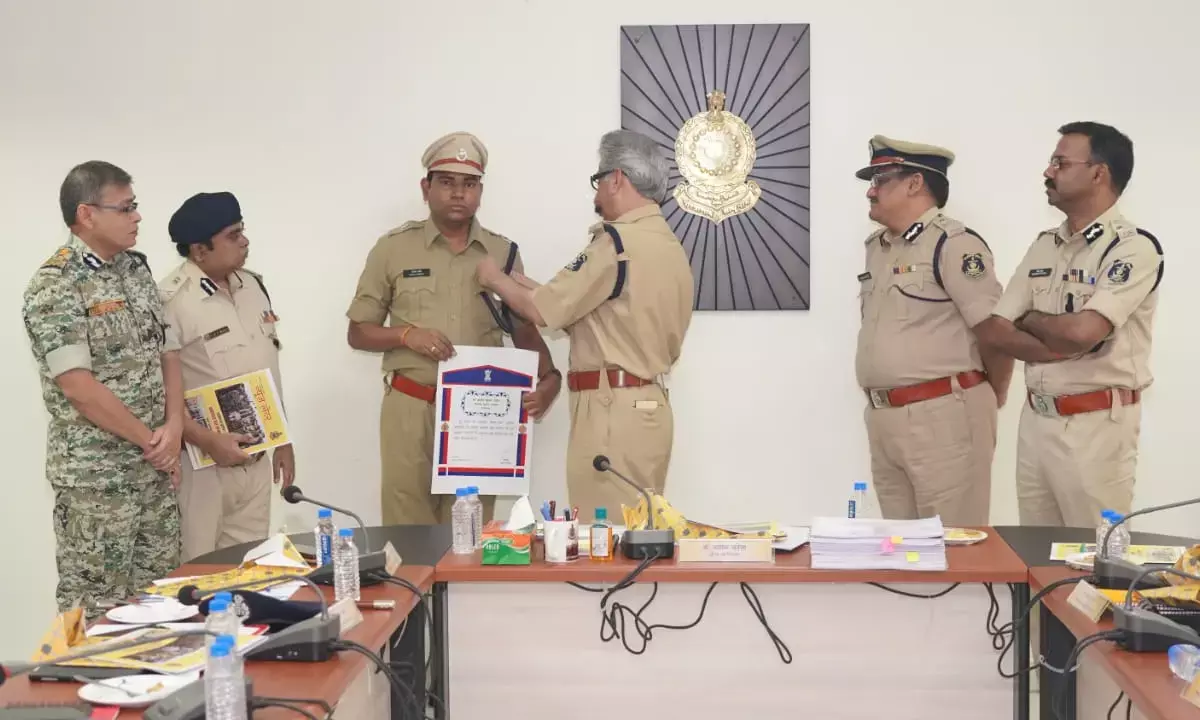 केंद्रीय गृहमंत्री पदक... एएसपी राठौर सहित 7 पुलिसकर्मियों को बेस्ट इन्वेस्टिगेशन के लिए अवार्ड, डीजीपी ने दिया पुरस्कार