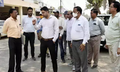 निर्माण कार्यो में बेहतर वर्क, क्वालिटी व समयसीमा में कार्य पूर्णता सुनिश्चित कराएं... आयुक्त प्रभाकर पाण्डेय ने अधिकारियों की टीम के साथ किया शहर का दौरा