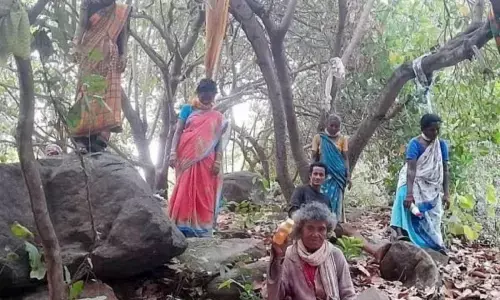 फांसी के फंदे पर झूलीं आदिवासी महिलाएं: काजू के बगीचों को ग्रेनाइट खनन के लिए लीज पर दिया, इसलिए विरोध-प्रदर्शन