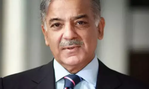 बड़ी खबर: आधी रात आउट हो गए इमरान, अवमानना के डर से स्पीकर ने दिया इस्तीफा, शाहबाज बनेंगे पीएम