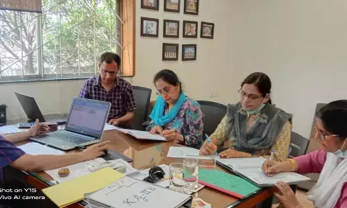 स्कूलों को नोटिस: अप्रशिक्षित स्टाफ, गंदगी और मान्यता संबंधी दस्तावेजों में कमी पर मैनेजमेंट से मांगा जवाब