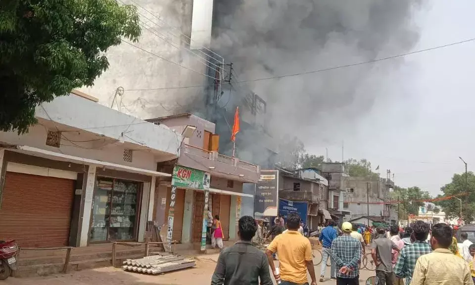 मानसरोवर प्रतिष्ठान में लगी आग को 6 घण्टे की मेहनत से काबू पाया गया