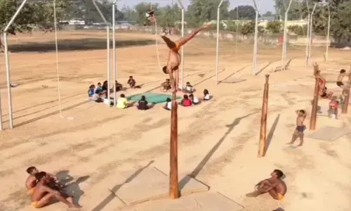 वीडियो: मुख्यमंत्री ने अबूझमाड़ के मास्टरों का वीडियो शेयर किया, देखे वीडियो शेयर कर क्या लिखा....