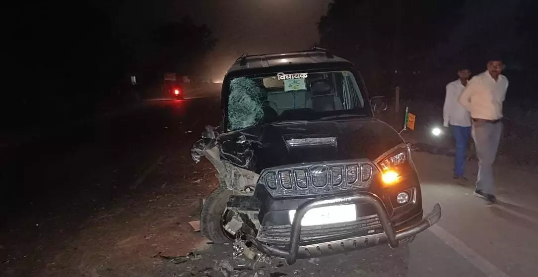 BJP विधायक की गाड़ी से हादसा: लखीमपुर खीरी के सदर विधायक की गाड़ी ने सगे भाइयों को कुचला, मौत BJP विधायक की गाड़ी से हादसा: लखीमपुर खीरी के सदर विधायक की गाड़ी ने सगे भाइयों को कुचला, मौत