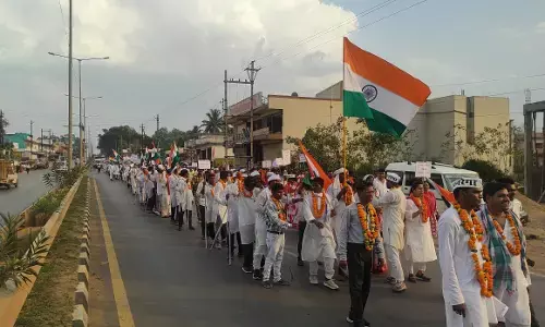 दांडी यात्रा: नियमितीकरण के लिए मनरेगा के कर्मचारी हड़ताल पर, दंतेवाड़ा से रायपुर से लिए निकाल रहे दांडी यात्री