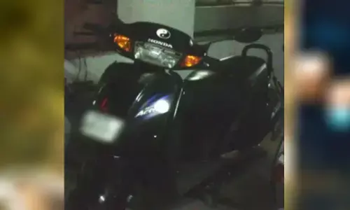 शौक बड़ी चीज है: 71 हजार का स्कूटर को खरीदा इतने लाख रुपए में, पूरा शोरूम खुल जाता... जानें क्या है दिलचस्प मामला