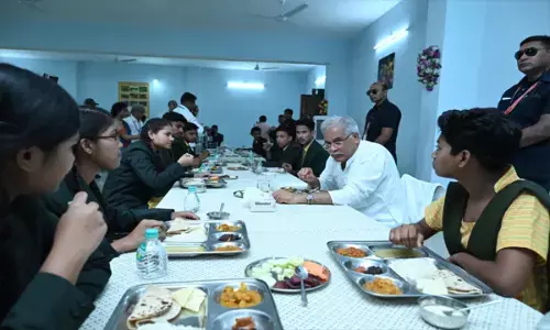 CM सर की क्लास: CM भूपेश से छात्र ने पूछा सवाल...सर, आप कितने घंटे काम करते हैं...तो मिला ये जवाब