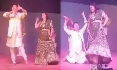 वीडियो: पूर्व मंत्री ने स्टेज पर लगाए ठुमके, इस तरह प्यार मनुहार करते नजर आए गागड़ा