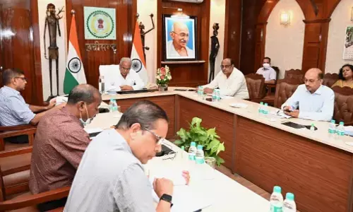 रेवेन्यू केस की पेंडेंसी पर CM सख्त: सीएम ने संभाग कमिश्नरों को राजस्व मामलों की शिकायतें दूर करने कहा