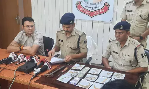 ऑटो वाला चोर!.. ऑटो में घूम-घूमकर रेकी करता था शातिर चोर, चोरी के दो केस में पुलिस ने पकड़ा, तब सामने आई सच्चाई, इतने सारे गहने जब्त...