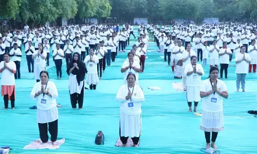 अद्भुत...1000 से ज्यादा साधकों ने किया सूर्य नमस्कार, मलखंभ के स्टेप्स देखकर लोग बोल उठे वाह...देखें तस्वीरें