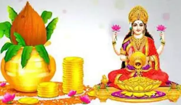 अक्षय तृतीया पर बन रहा तीन राजयोग, सोने के अलावा इन चीजों की खरीदारी से भी मां लक्ष्मी होंगी प्रसन्न अक्षय तृतीया पर बन रहा तीन राजयोग, सोने के अलावा इन चीजों की खरीदारी से भी मां लक्ष्मी होंगी प्रसन्न