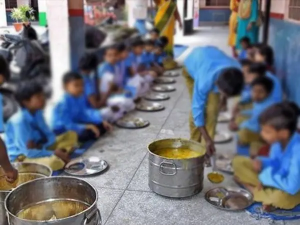 CG-DPI से मध्याहन भोजन का चावल बनाने व रखरखाव के लिए जारी हुआ शिक्षकों व रसोइयों को गाइड लाइन...
