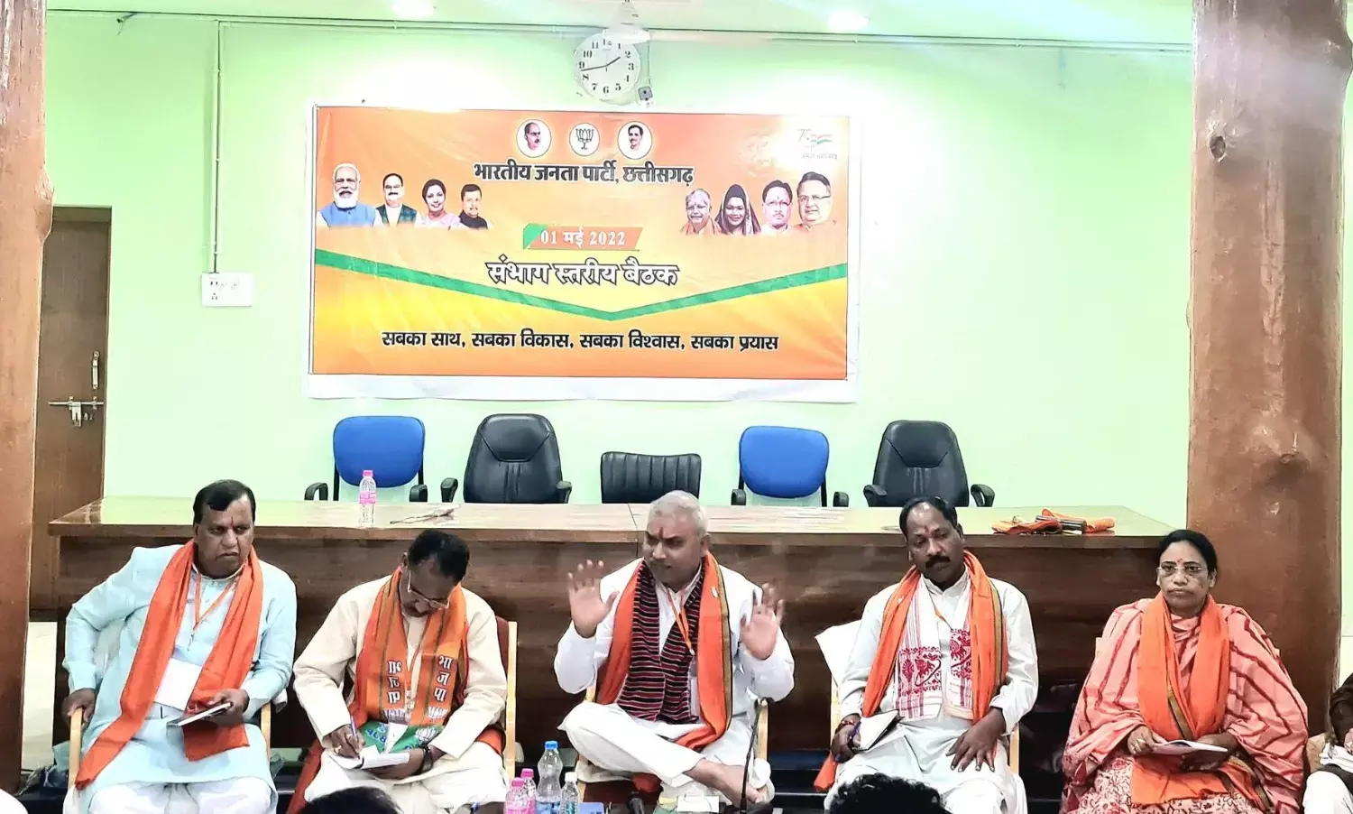 ब्रेकिंग BJP राष्ट्रीय सह संगठन महामंत्री शिवप्रकाश अचानक पहुंचे रायपुर, तत्काल कोंडागांव के लिए निकले; संभागीय नेताओं की ले रहे बैठक