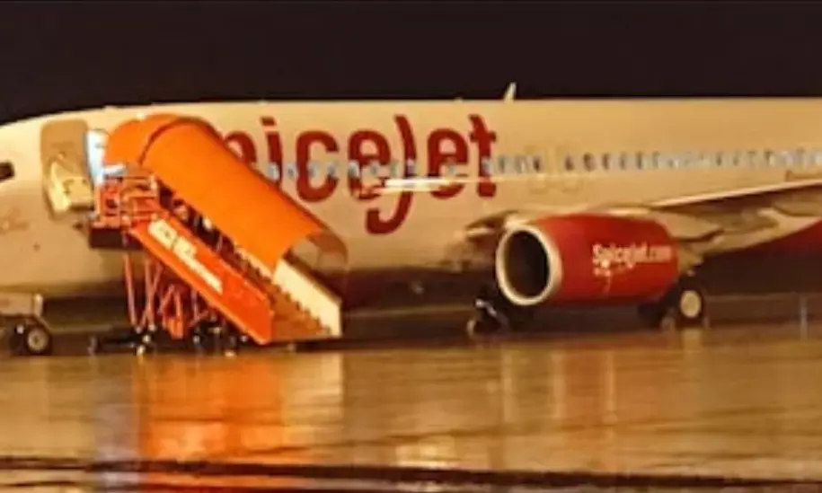 हवा में लड़खड़ाया विमान: मुम्बई से पश्चिम बंगाल के दुर्गापुर जा रहा विमान लड़खड़ाया; 40 यात्री घायल, 12 गंभीर