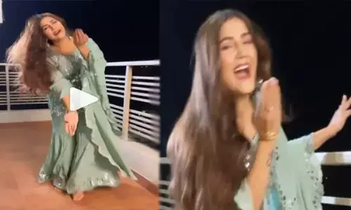 सपना चौधरी ने ईद के दिन बालकनी में किया डांस, खूब झूमी... देखें वीडियो