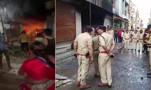 7 जिंदा जले: दो मंजिला इमारत में लगी भीषण आग, सो रहे सात लोगों की जिंदा जलने से मौत, कई बुरी तरह झुलसे...