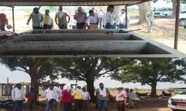 मुख्यमंत्री के जाने के बाद भी सरगुजा कलेक्टर और जिला पंचायत सीईओ का गौठान निरीक्षण का दौर जारी, सुखरी और रनपुरकला गौठान का किया निरीक्षण... दिए जरूरी दिशा निर्देश