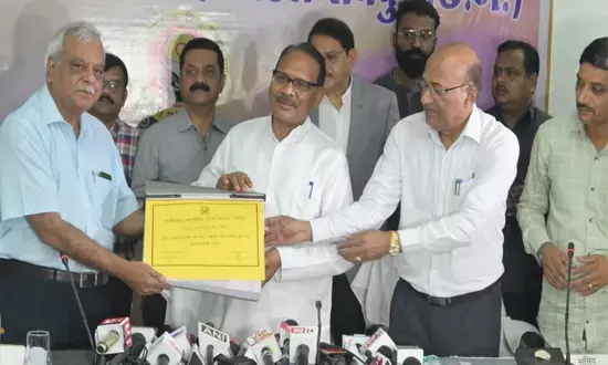 बोर्ड परीक्षाओं में रायगढ़ का रहा जलवा, दसवीं व बारहवीं दोनों के टॉपर रायगढ़ से...  10वीं में 16 परीक्षार्थियों ने बनाई जगह...