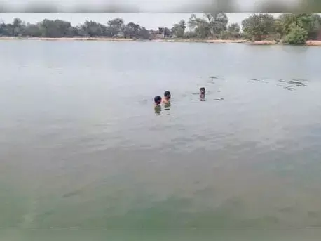 CG-ब्रेकिंग: पिकनिक मनाने आये पांच युवकों में तीन युवक डेम में डूबे... दो की मौत, तीसरे को बचाया गया...