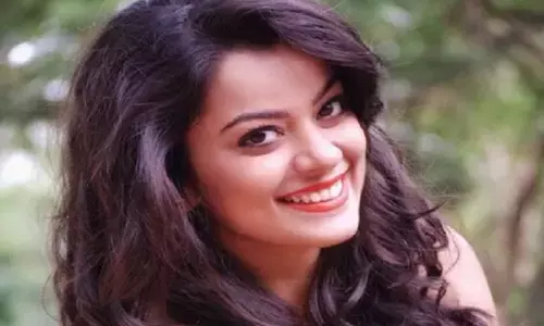 एक्ट्रेस का बेडरूम वीडियो हुआ वायरल, इस हाल में दिखी निधि झा... देखें