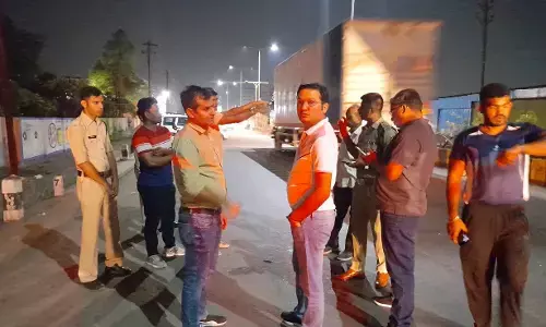 तीन बाइक-छह लुटेरे और 50 लाख की लूट Video... सरेराह लुटेरों ने दिया घटना को अंजाम, लूट का सीसीटीवी फुटेज आया सामने...