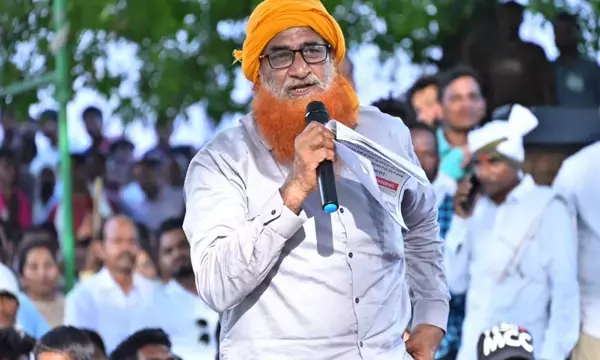 भोपालपट्टनम से आये किसान ने रुंधे गले से कहा- ऋण के बोझ से परेशान होकर आत्महत्या के बारे में सोचा था, अब ऋण माफी के कारण मैं दूसरी फसल ले पा रहा हूं...