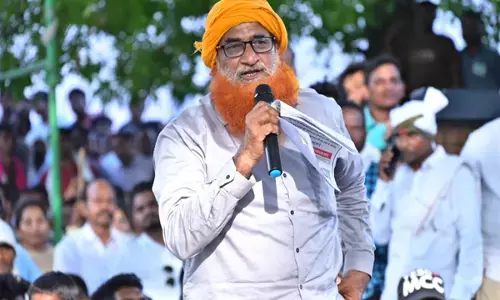 भोपालपट्टनम से आये किसान ने रुंधे गले से कहा- ऋण के बोझ से परेशान होकर आत्महत्या के बारे में सोचा था, अब ऋण माफी के कारण मैं दूसरी फसल ले पा रहा हूं...