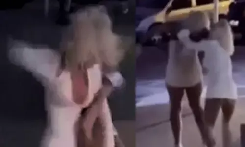 दनादन जड़े थप्पड़: बीच सड़क पर दो ब्रिटिश मॉडल आपस में भिड़े, एक दूसरे के साथ जमकर हुई मारपीट...