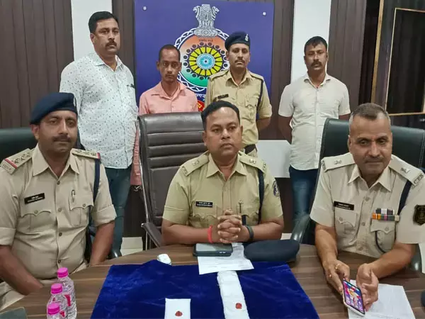 CG-बड़े बेटे की मां पर थी गंदी नजर: शराब के नशे में करने लगा छेड़छाड़, गुस्साईं मां ने छोटे बेटे के साथ मिलकर कलयुगी बेटे की बेरहमी से कर दी हत्या...