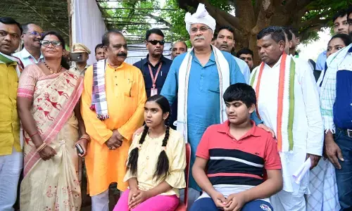 फैसला On the spot: दृष्टि बाधित छात्रा बोली पढ़ना चाहती हूं पर पैसे नहीं, CM बोले- बेटा स्मार्ट फोन और टेप रिकॉर्डर खरीदो, मैं तत्काल डेढ़ लाख रुपए स्वीकृत करता हूं