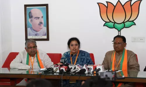 हसदेव अरण्य पर रण: पुरंदेश्वरी का सवाल- राहुल आदिवासियों के साथ फिर कहां हैं? कांग्रेस का पलटवार- केंद्र ने कोयला खदान क्यों आबंटित किया?