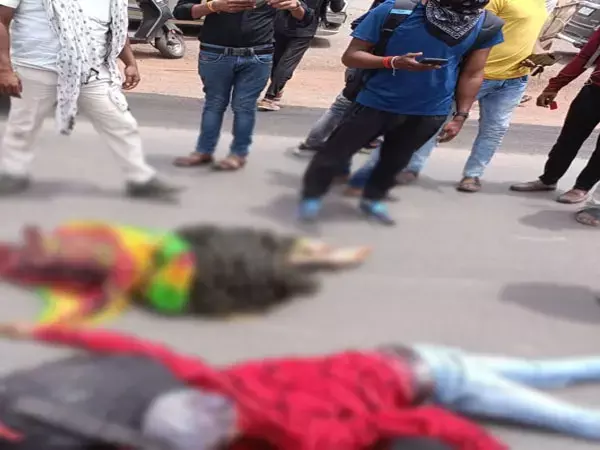 CG-दर्दनाक हादसा: बाइक सवार को तेज रफ्तार वाहन ने मारी जोरदार टक्कर, महिला और युवक की मौत...