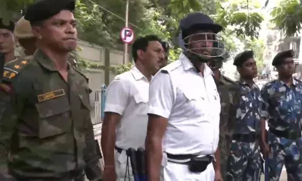 कोलकाता में बांग्लादेश हाई कमिशन के बाहर शूटआउट, होमगार्ड ने महिला को मारी गोली, फिर खुद भी कर ली खुदकुशी