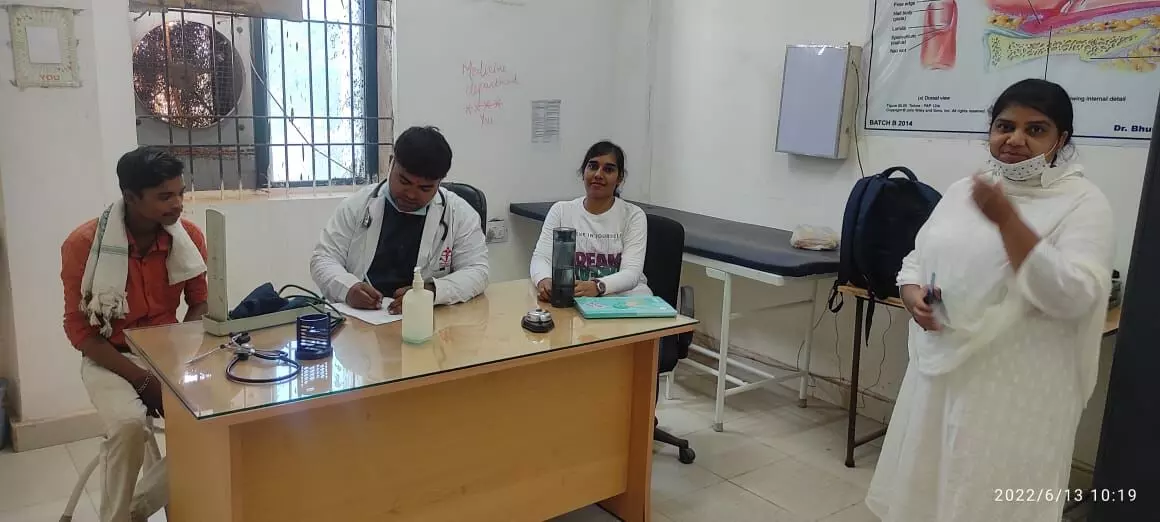 सीसीएम में ओपीडी शुरू: चंदूलाल चंद्राकर मेडिकल कॉलेज में स्पेशलिस्ट डॉक्टर से हो सकेगा निशुल्क इलाज, ओपीडी में पहले दिन आए 31 पेशेंट सीसीएम में ओपीडी शुरू: चंदूलाल चंद्राकर मेडिकल कॉलेज में स्पेशलिस्ट डॉक्टर से हो सकेगा निशुल्क इलाज, ओपीडी में पहले दिन आए 31 पेशेंट