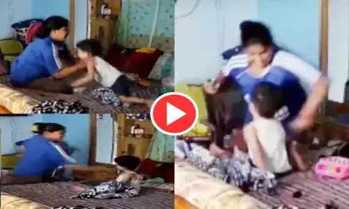 VIDEO: दो साल के मासूम से हैवानियत, बच्चे ने खाना मांगा तो आया ने थप्पड़-घूसों की बौछार कर दी... बाल पकड़कर पटका